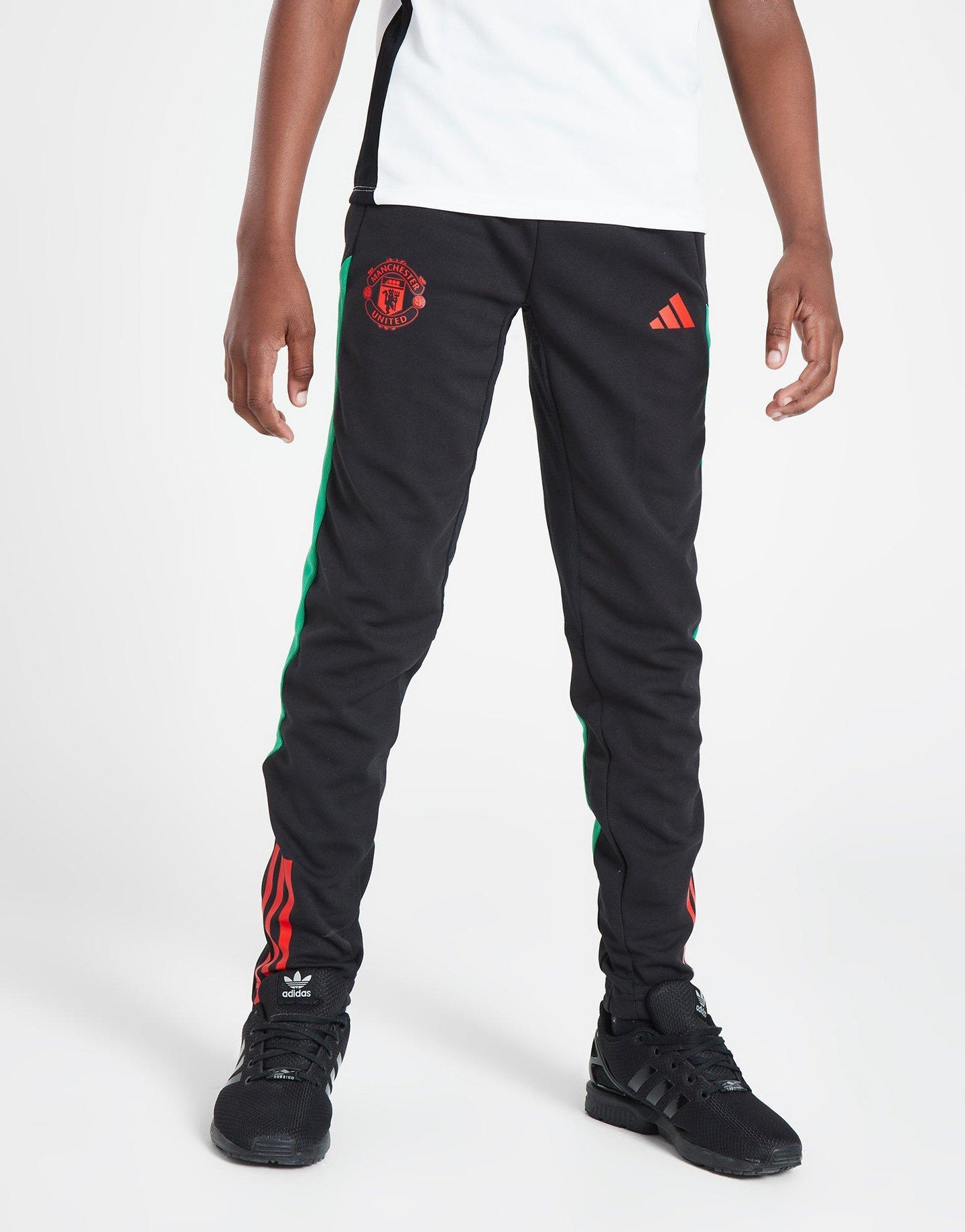 Man United buksir Tiro 23